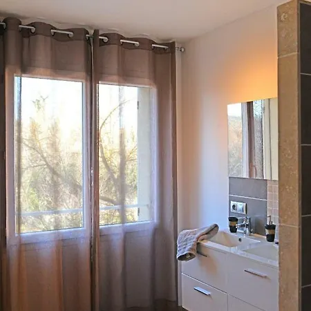 Maison Au Bord De La Riviere Provence